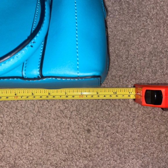 Steve Madden purse with cross body strap - Picture 2 of 9